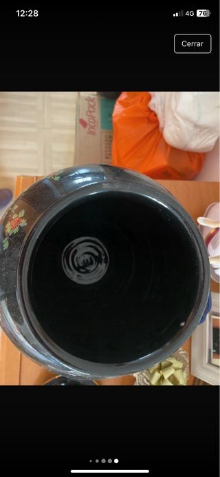 Jarrón de porcelana con pavo real