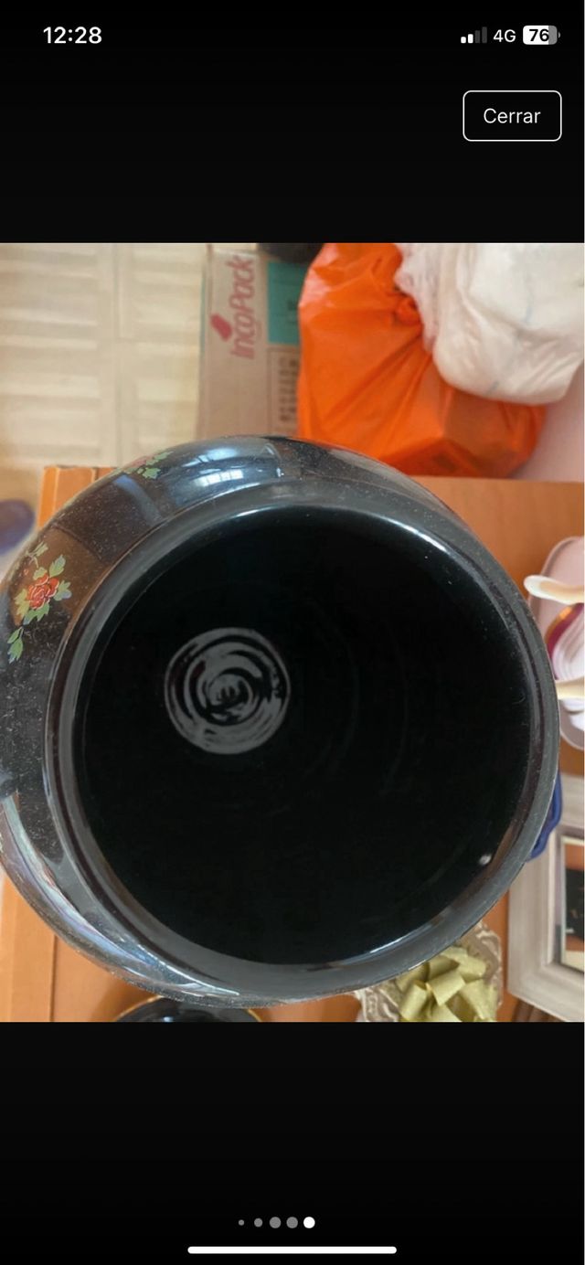 Jarrón de porcelana con pavo real