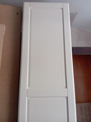 2 Armarios 3 cestas , 4 baldas , cajones y zapater