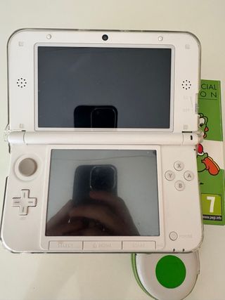 Nintendo 3DS XL Yoshi Edition 