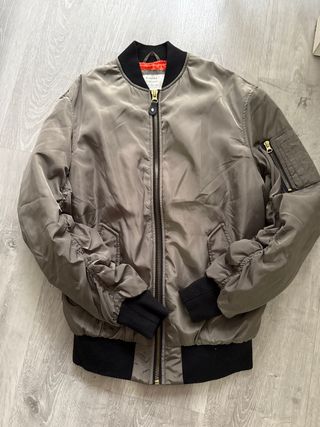 Chaqueta Bomber Bershka Verde Militar