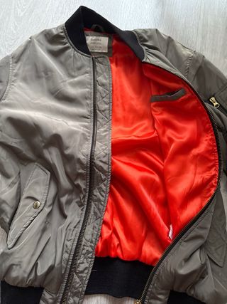 Chaqueta Bomber Bershka Verde Militar