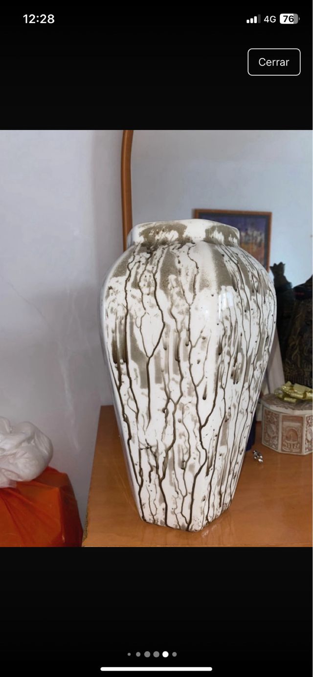 Jarrón de cerámica con diseño