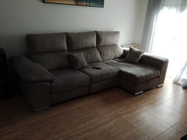 Chaiselongue tela gris/marrón