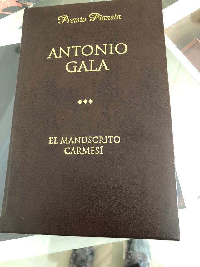 El Manuscrito Carmesí
