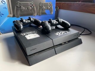 PS4 1TB + 2 Mandos DualShock 4