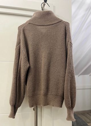 Jersey oversize cremallera cuello marrón