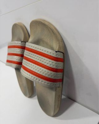 Chanclas Adidas Adilette Naranja y Blancas