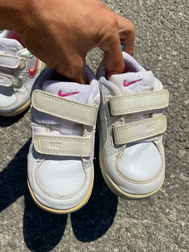 Lote 2 pares zapatillas Nike Talla 22