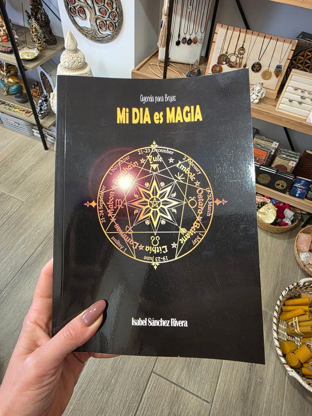 Agenda Mi Día es Magia - Isabel Sánchez Rivera