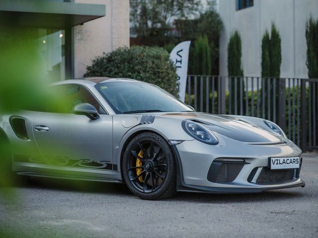 PORSCHE 911 GT3 RS