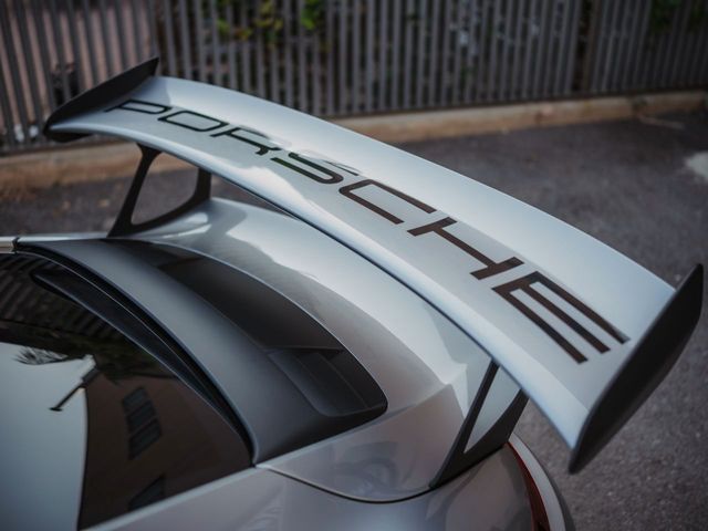 PORSCHE 911 GT3 RS