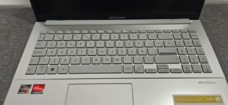 Portátil ASUS Vivobook Go 14/15  + Accesorios