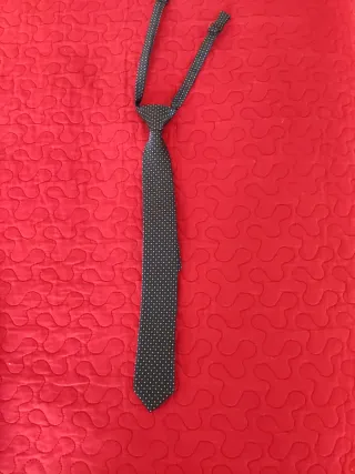 Corbata infantil punto azules 


