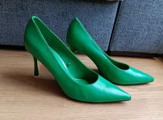 Zapatos de tacón Zara verdes talla 41
