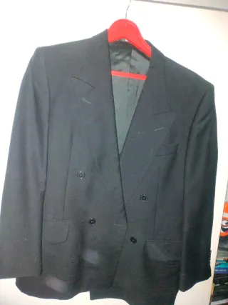 Traje de hombre negro