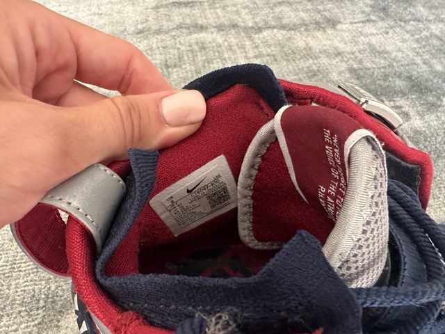 Nike LeBron 17 Graffiti Azul/Rojo