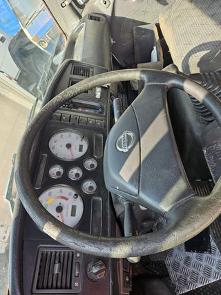 Camión Nissan C-3477