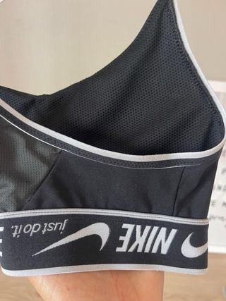 Top deportivo Nike negro talla S