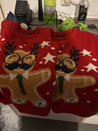 2 jerséis Navidad Talla S y M