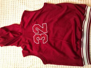 Sudadera sin mangas Nike roja con capucha