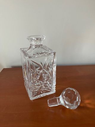 Garrafa de cristal trabalhada
lapidado