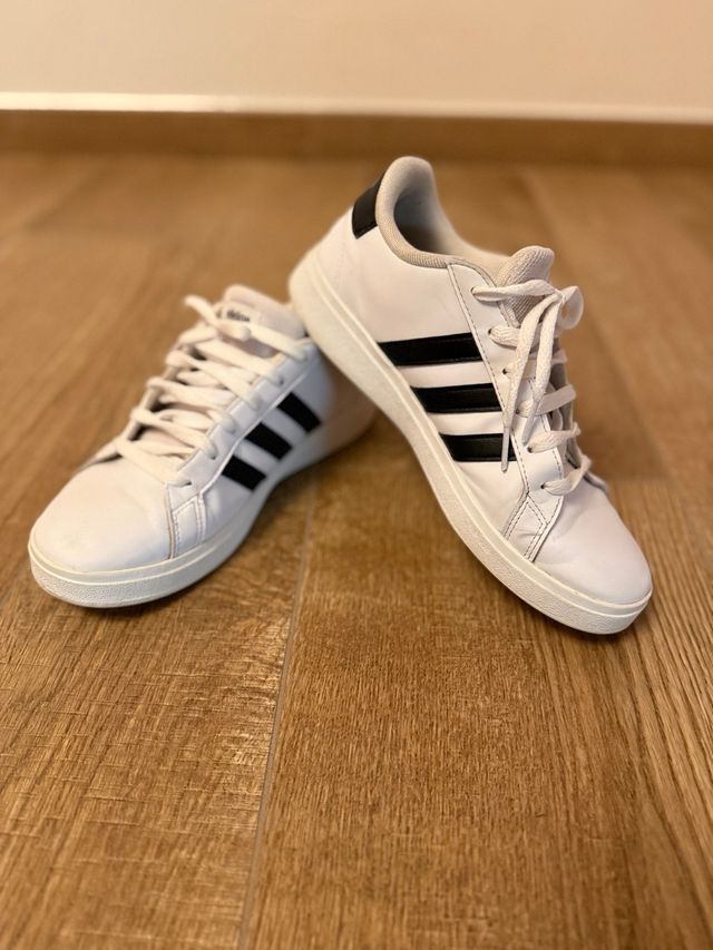 Adidas Sneakers Bianche e Nere