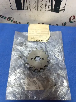 Piñón 14 dientes Derbi GPR125 4T