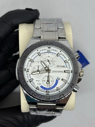 Reloj Skyline Solar Powered Plata y Blanco
