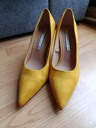 Zapatos tacón Zara mostaza talla 40