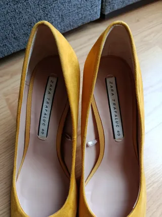 Zapatos tacón Zara mostaza talla 40
