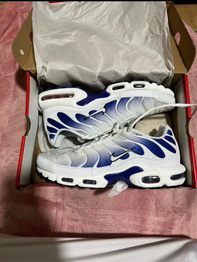 Nike TN Caja Roja y Blanca