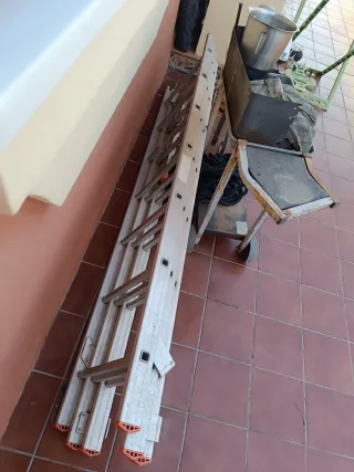 Escalera extensible 3 tramos