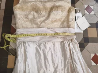 Traje de novia encaje beige con flecos