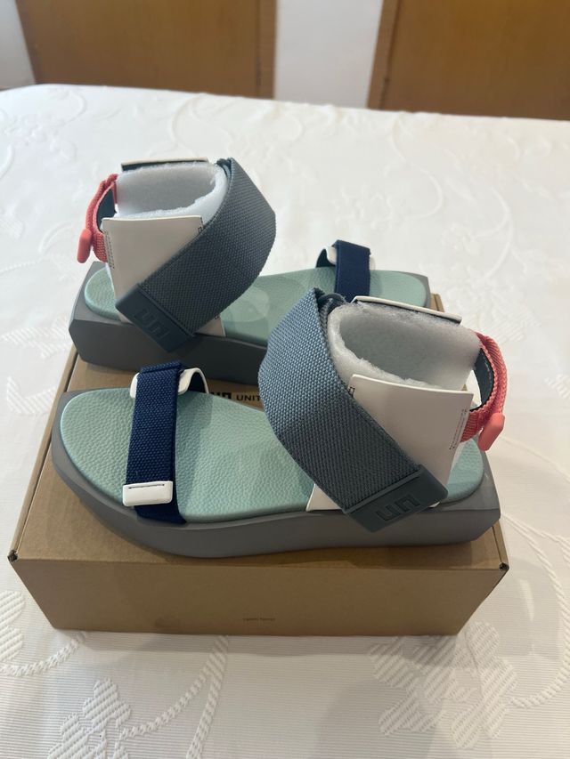 Sandalias United Nude grises y verde azulado