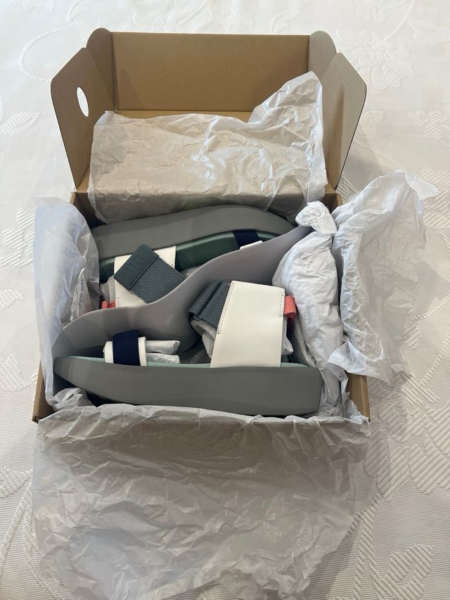 Sandalias United Nude grises y verde azulado