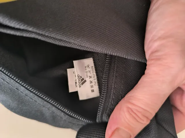 Bolso Adidas Negro y Amarillo