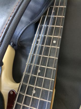 Harley Benton Bajo 5 cuerdas Deluxe