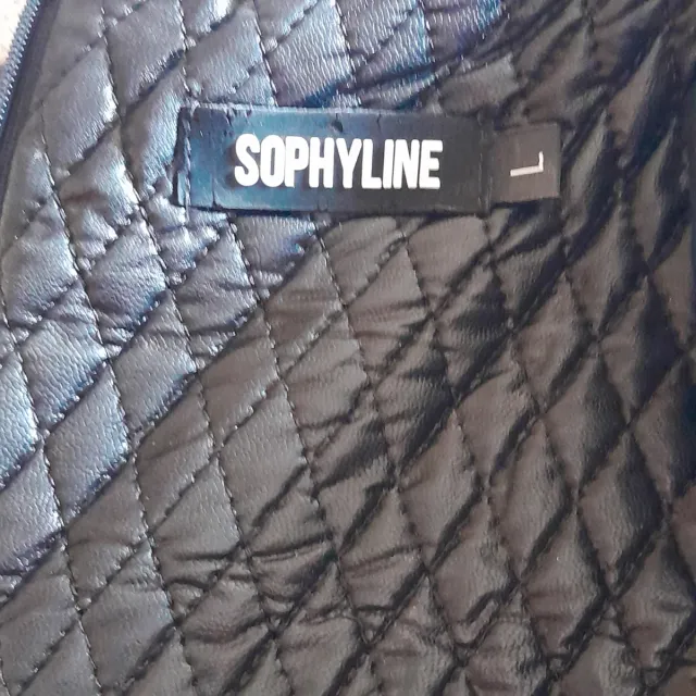 Abito nero in ecopelle