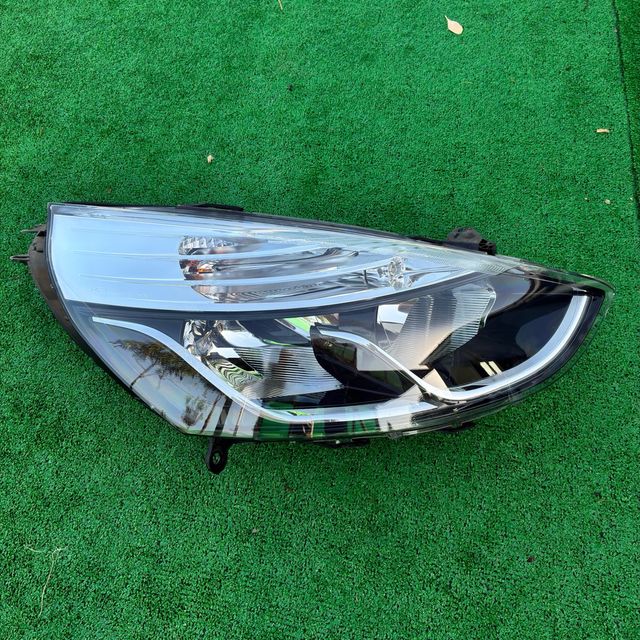 Faro Derecho Renault Clio 4 Halógeno