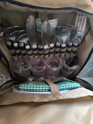Mochila Picnic con Cubiertos, Vasos y Platos