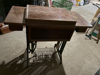 Máquina de coser Singer beige