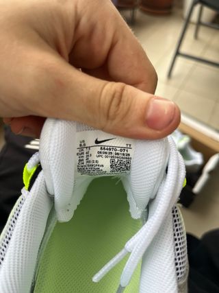 Nike Air Max 95 neon gris y verde 