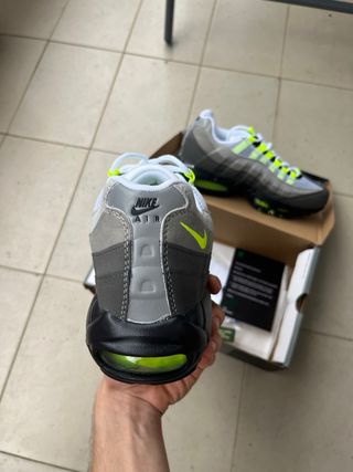 Nike Air Max 95 neon gris y verde 