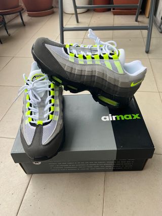 Nike Air Max 95 neon gris y verde 