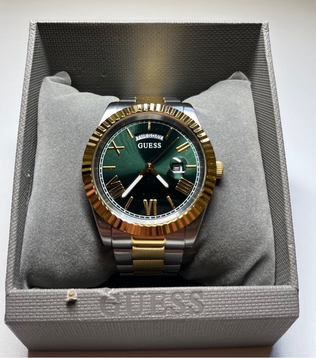 Reloj Guess Dorado y Verde