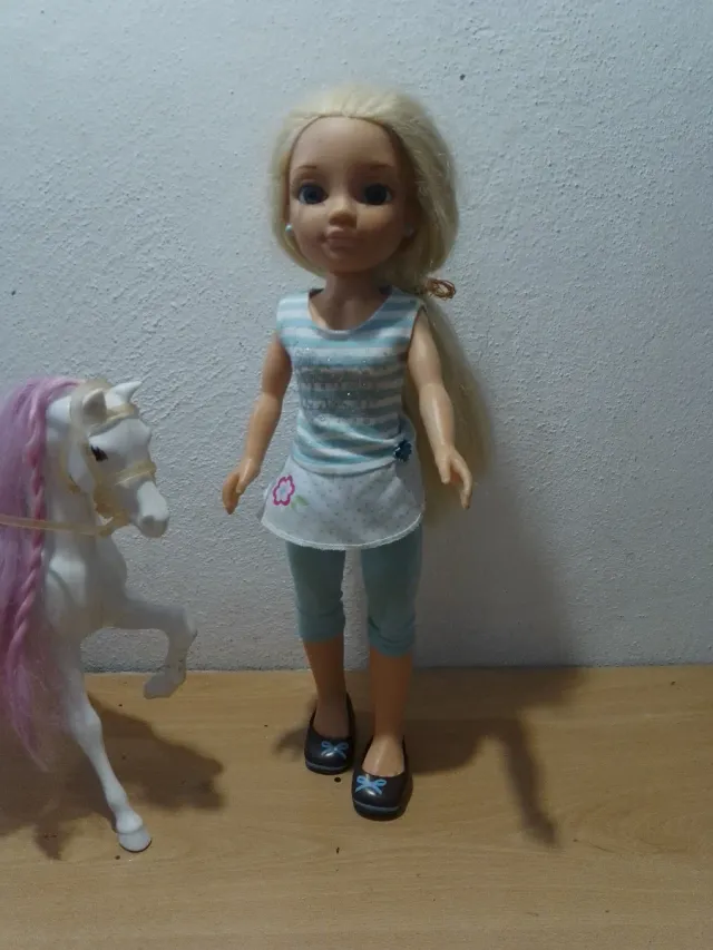 MUÑECA NANCY + CABALLO JUGUETE