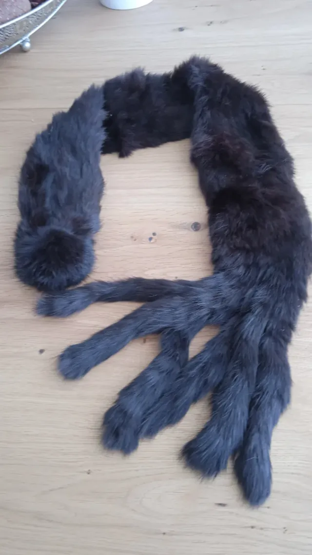 Adorno de cuello de pelo marrón