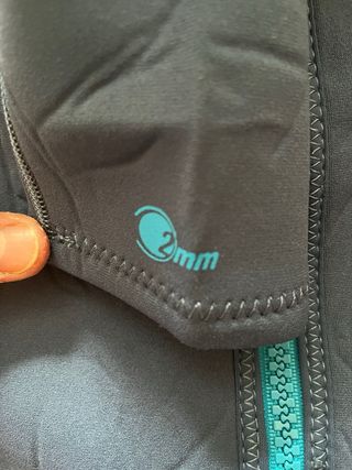 Neopreno corto azul con cremallera