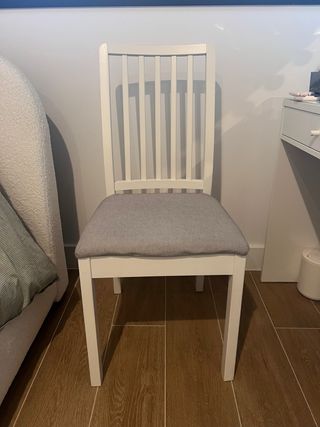 Silla comedor IKEA madera y tela gris